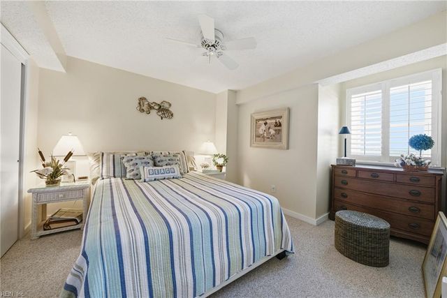 336 Whiting LN, Virginia Beach, VA 23456