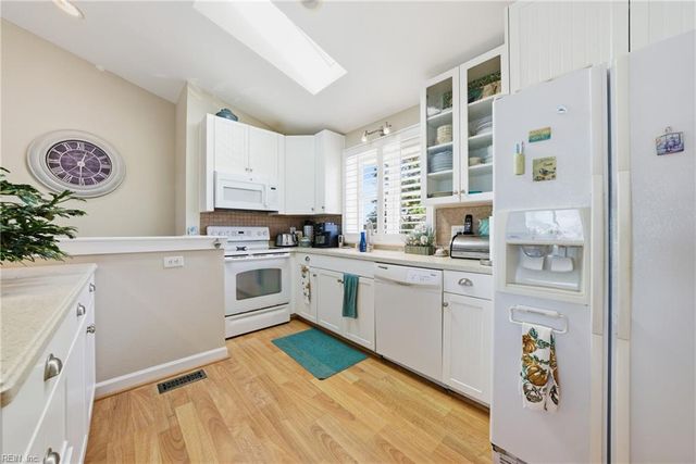 336 Whiting LN, Virginia Beach, VA 23456