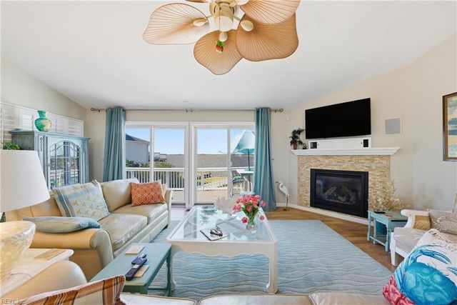 336 Whiting LN, Virginia Beach, VA 23456