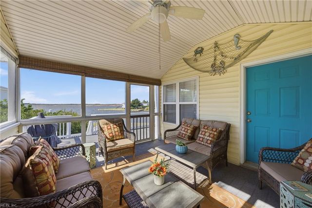 336 Whiting LN, Virginia Beach, VA 23456