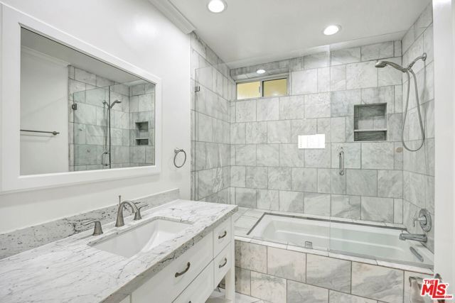 11970 Montana Avenue 110, Los Angeles, CA 90049
