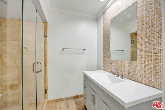 11970 Montana Avenue 110, Los Angeles, CA 90049