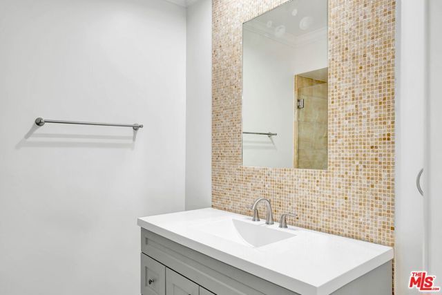 11970 Montana Avenue 110, Los Angeles, CA 90049
