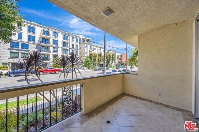 11970 Montana Avenue 110, Los Angeles, CA 90049