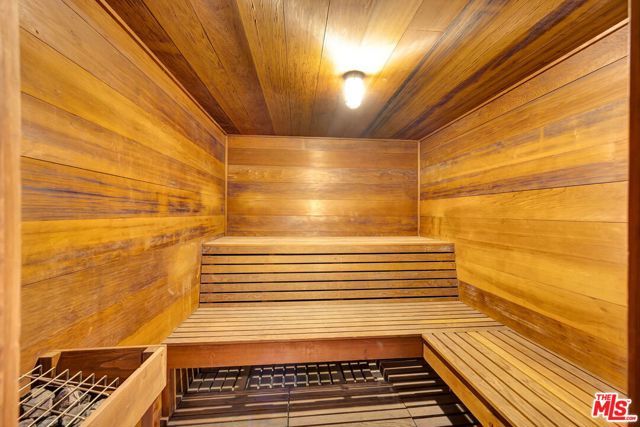 11970 Montana Avenue 110, Los Angeles, CA 90049