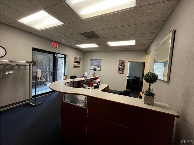 128 Metropolitan Park Drive, Salina, NY 13088
