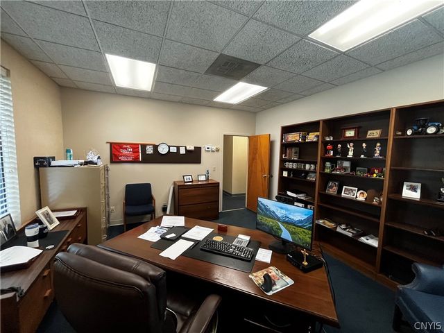 128 Metropolitan Park Drive, Salina, NY 13088