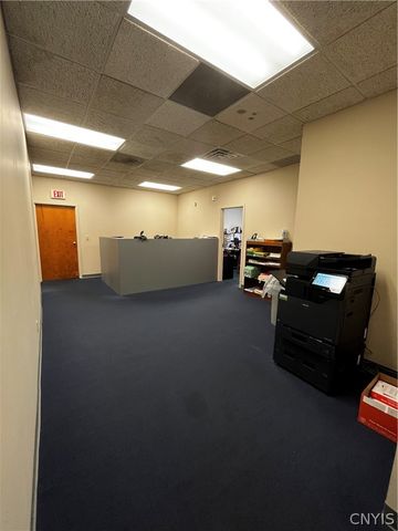128 Metropolitan Park Drive, Salina, NY 13088