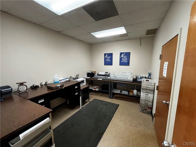 128 Metropolitan Park Drive, Salina, NY 13088