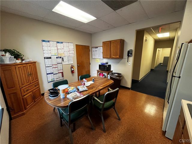 128 Metropolitan Park Drive, Salina, NY 13088