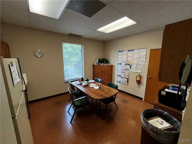 128 Metropolitan Park Drive, Salina, NY 13088