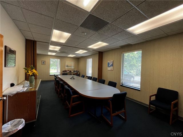 128 Metropolitan Park Drive, Salina, NY 13088