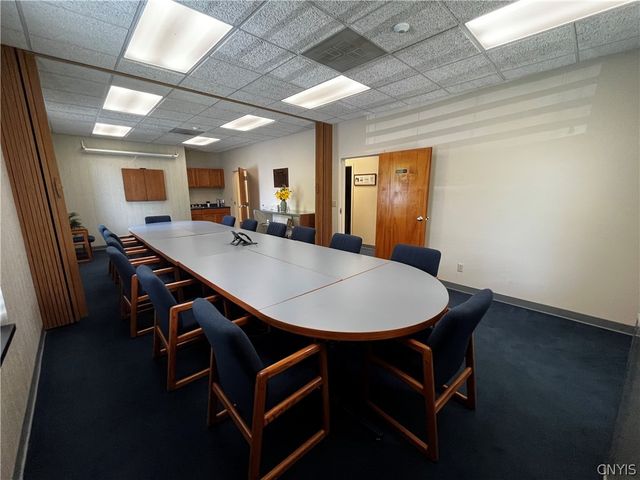 128 Metropolitan Park Drive, Salina, NY 13088