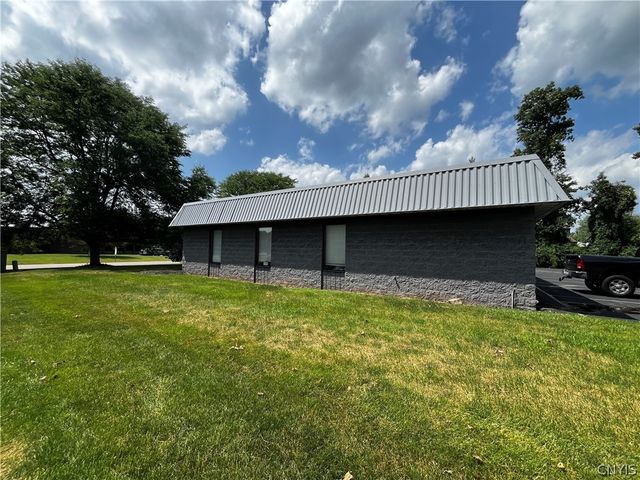 128 Metropolitan Park Drive, Salina, NY 13088