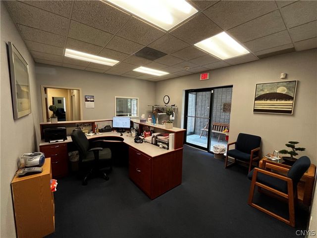 128 Metropolitan Park Drive, Salina, NY 13088