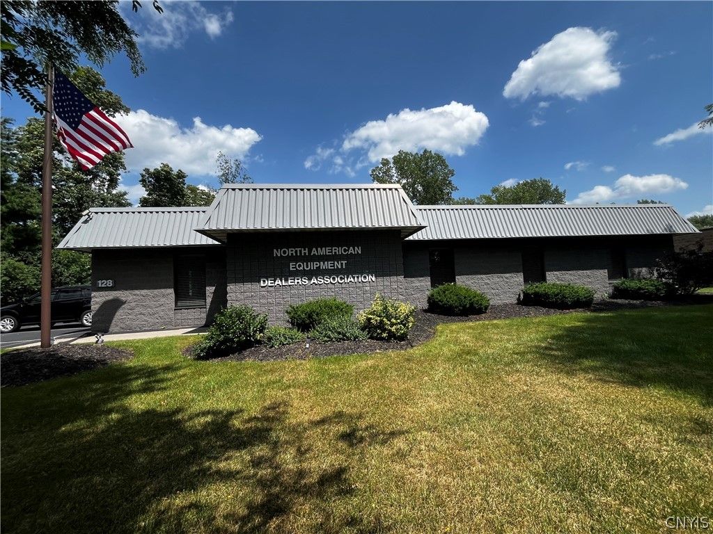 128 Metropolitan Park Drive, Salina, NY 13088