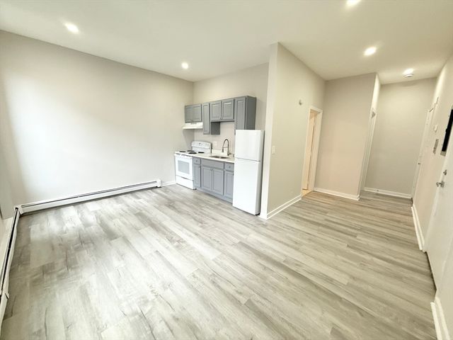 9 Ruggles 4, Boston, MA 02119