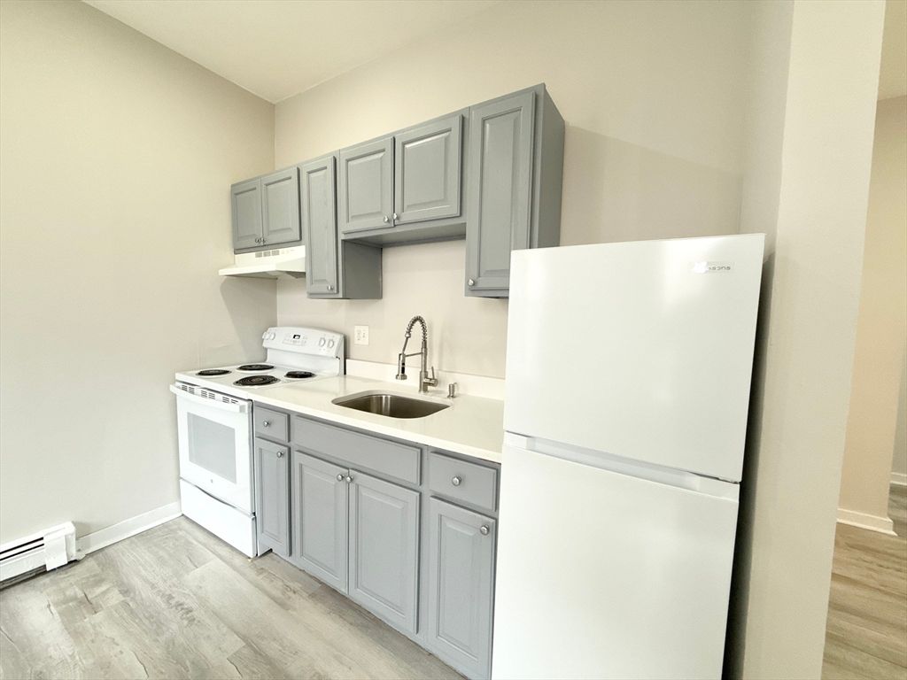 9 Ruggles 4, Boston, MA 02119