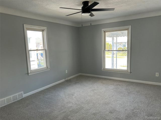 7546 Sterling, Center Line, MI 48015