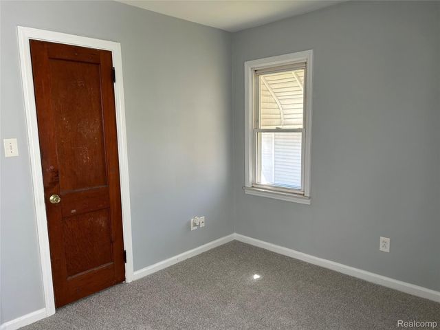 7546 Sterling, Center Line, MI 48015