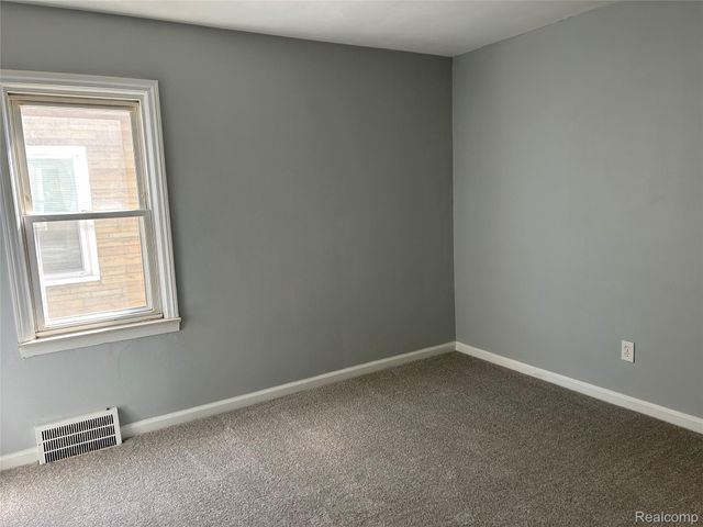 7546 Sterling, Center Line, MI 48015