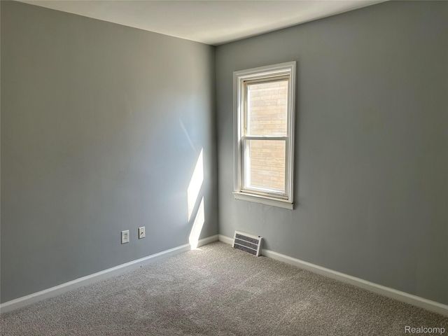 7546 Sterling, Center Line, MI 48015