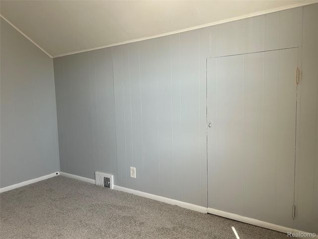 7546 Sterling, Center Line, MI 48015