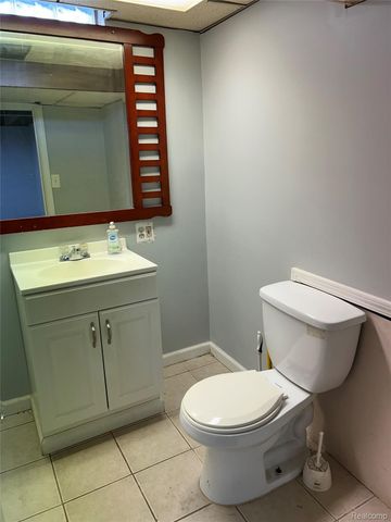 7546 Sterling, Center Line, MI 48015