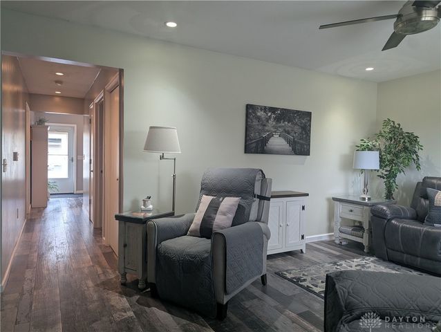 1977 Willoughby Avenue, Moorefield Twp, OH 45502