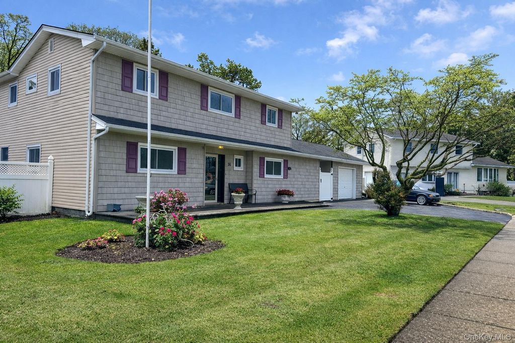 26 Stevenson Place, Deer Park, NY 11729 — photo 3