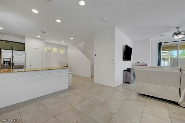 6169 Scarlet Leaf Street, Las Vegas, NV 89148