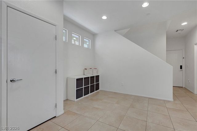 6169 Scarlet Leaf Street, Las Vegas, NV 89148