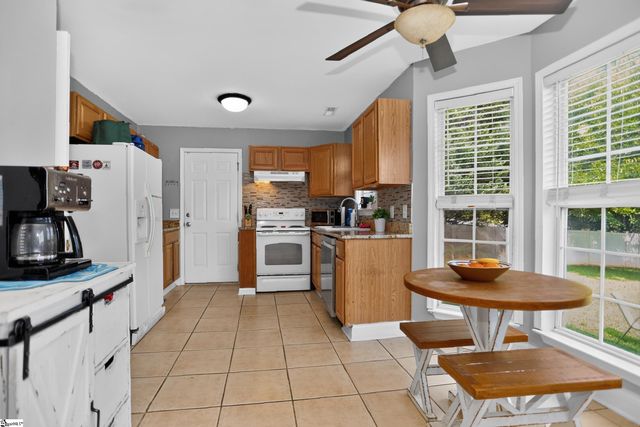 5 Valley Glenn Court, Greer, SC 29650