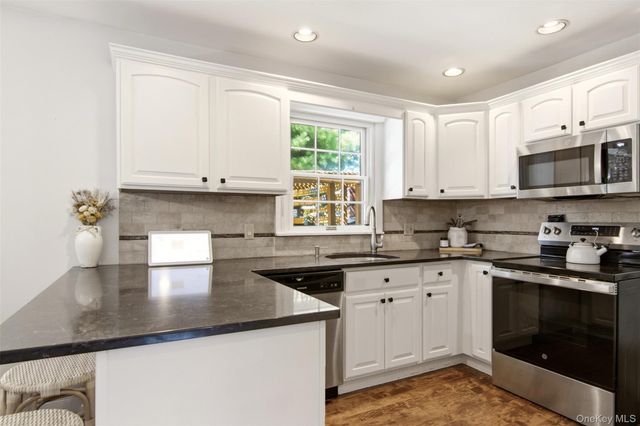 28 Village Woods Road, Port Jefferson, NY 11777