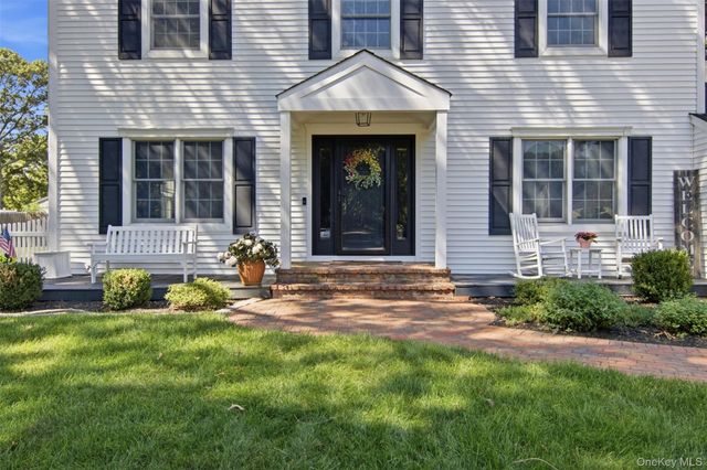 28 Village Woods Road, Port Jefferson, NY 11777