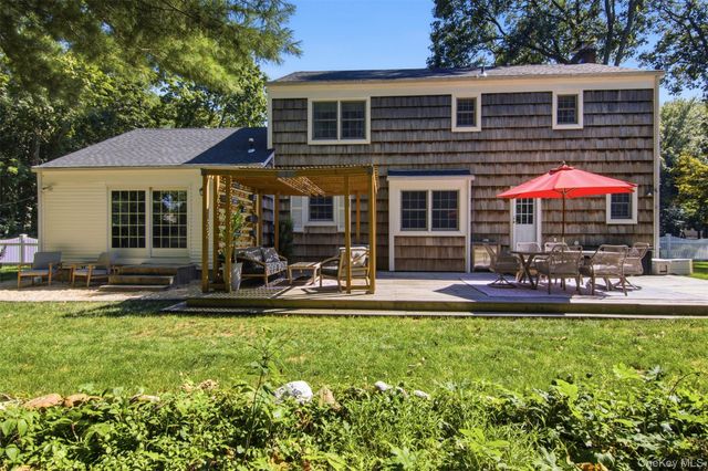 28 Village Woods Road, Port Jefferson, NY 11777