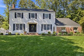28 Village Woods Road, Port Jefferson, NY 11777