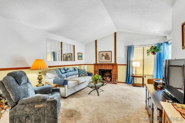 9528 eve, Santee, CA 92071