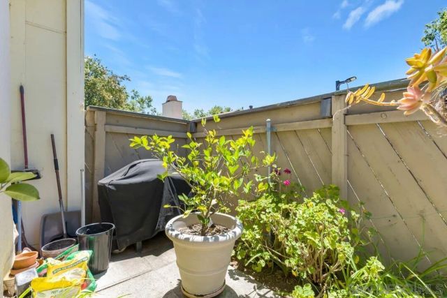 9528 eve, Santee, CA 92071