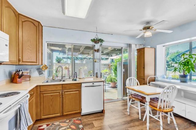9528 eve, Santee, CA 92071