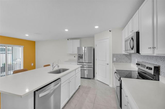 11446 SE 72ND AVENUE, Belleview, FL 34420