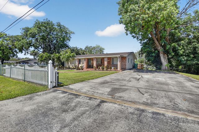 5491 SW 188th Avenue, Southwest Ranches, FL 33332