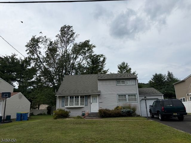 440 Warfield Rd, North Plainfield Boro, NJ 07063