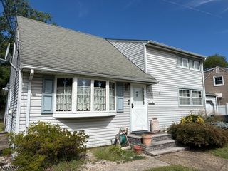 440 Warfield Rd, North Plainfield Boro, NJ 07063