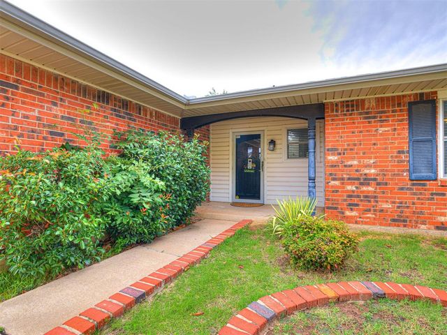 411 Oak Creek Drive, Yukon, OK 73099