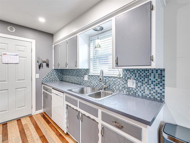 411 Oak Creek Drive, Yukon, OK 73099