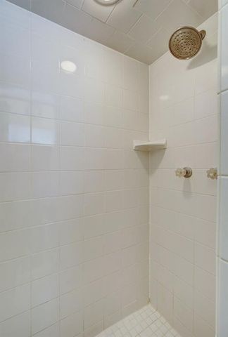 411 Oak Creek Drive, Yukon, OK 73099