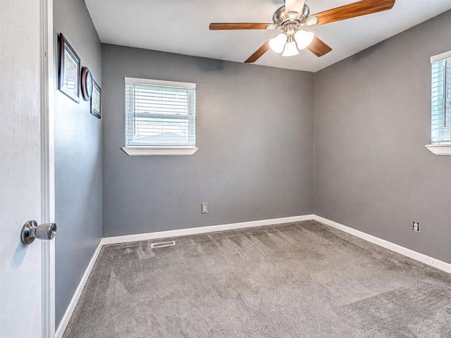 411 Oak Creek Drive, Yukon, OK 73099