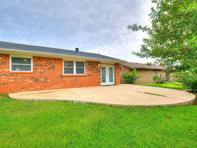 411 Oak Creek Drive, Yukon, OK 73099