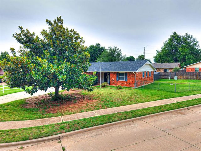 411 Oak Creek Drive, Yukon, OK 73099